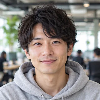 コワーキングスペースで働くエンジニア（イメージ）
